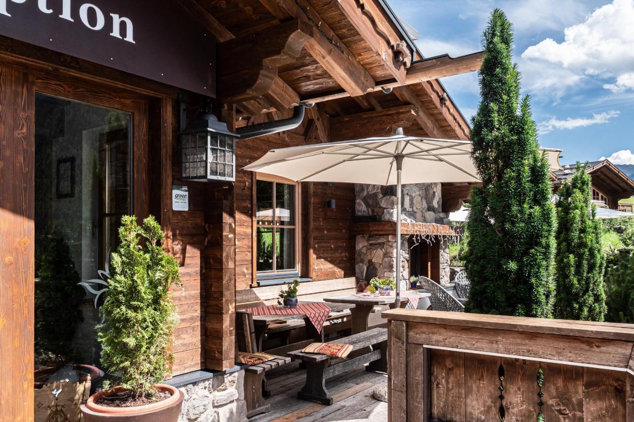 Hotel & Chalets Edelweiss Madonna  Екстер'єр фото