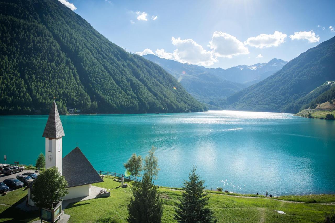 Hotel & Chalets Edelweiss Madonna  Екстер'єр фото