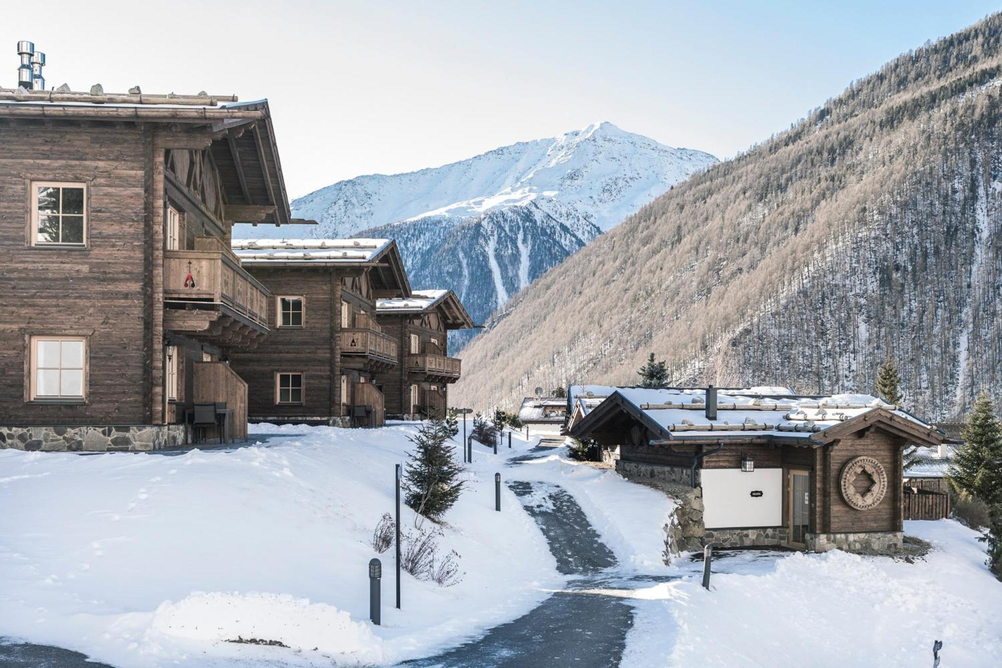 Hotel & Chalets Edelweiss Madonna  Екстер'єр фото