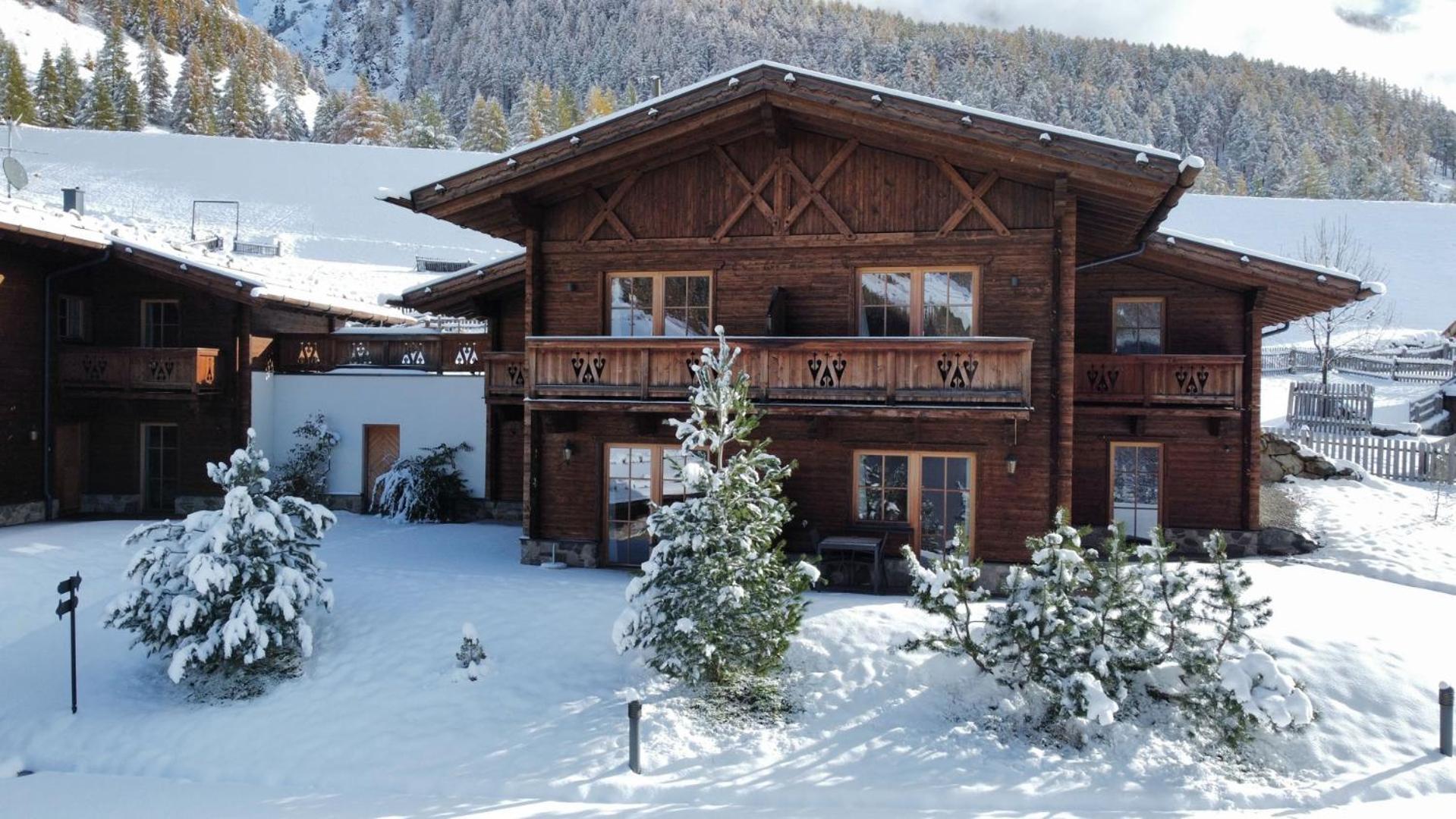 Hotel & Chalets Edelweiss Madonna  Екстер'єр фото